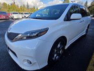 2015 Toyota Sienna SE 8-Passenger