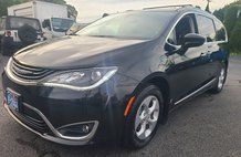 2018 Chrysler Pacifica Hybrid Touring L