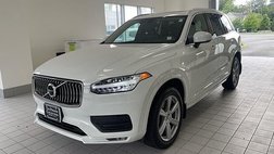 2022 Volvo XC90 T6 Momentum 7-Passenger