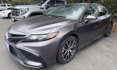 2022 Toyota Camry Hybrid SE