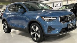 2025 Volvo XC40 B5 Plus Bright Theme