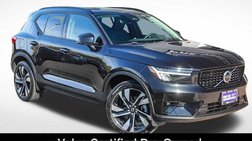 2025 Volvo XC40 B5 Plus Dark Theme