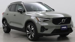 2023 Volvo XC40 B5 Plus Dark Theme