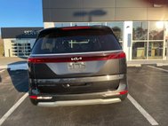 2022 Kia Carnival LX