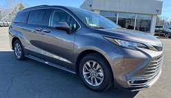 2023 Toyota Sienna XLE