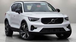 2025 Volvo XC40 B5 Ultra Dark Theme