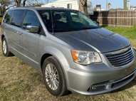 2015 Chrysler Town and Country Touring-L