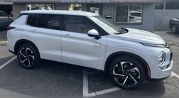 2023 Mitsubishi Outlander PHEV SE