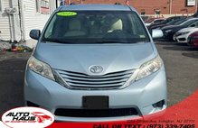 2015 Toyota Sienna LE