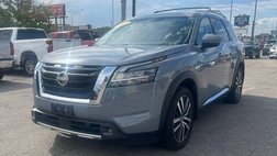 2022 Nissan Pathfinder Platinum