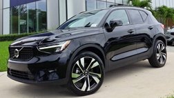 2023 Volvo XC40 B5 Plus Dark Theme