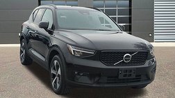 2025 Volvo XC40 B5 Plus Dark Theme