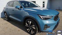2023 Volvo XC40 B5 Ultimate Bright Theme