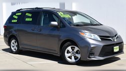 2020 Toyota Sienna LE 7-Passenger FWD with Auto-Access Seat