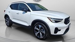 2023 Volvo XC40 B5 Plus Dark Theme