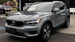 2020 Volvo XC40 T5 Momentum