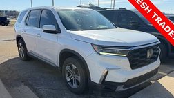 2023 Honda Pilot EX-L w/Rear Captain's Chairs