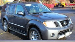 2011 Nissan Pathfinder LE