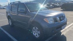 2005 Nissan Pathfinder LE
