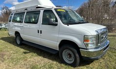 2011 Ford E-Series E-350 XLT Super Duty Extended Passenger Van