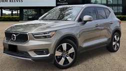 2022 Volvo XC40 T5 Momentum