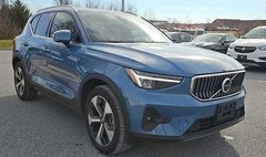 2025 Volvo XC40 B5 Plus Bright Theme