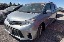 2020 Toyota Sienna LE