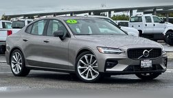 2021 Volvo S60 T5 Momentum