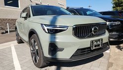 2025 Volvo XC40 B5 Plus Bright Theme