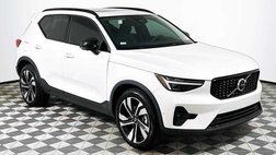2025 Volvo XC40 B5 Plus Dark Theme