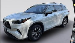 2022 Toyota Highlander Hybrid XLE