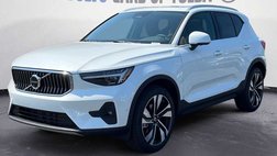 2025 Volvo XC40 B5 Plus Bright Theme