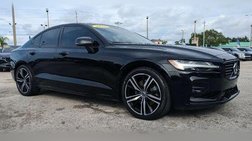 2022 Volvo S60 B5 R-Design