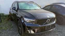 2023 Volvo XC40 B5 Plus Dark Theme