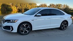 2022 Volkswagen Passat R-Line