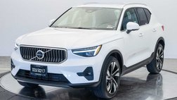 2025 Volvo XC40 B5 Plus Bright Theme