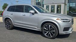 2022 Volvo XC90 T6 Momentum 7-Passenger