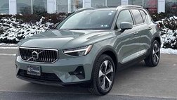 2025 Volvo XC40 B5 Plus Bright Theme