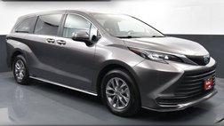 2024 Toyota Sienna LE 8-Passenger