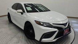 2022 Toyota Camry Hybrid XSE