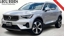 2025 Volvo XC40 B5 Plus Bright Theme