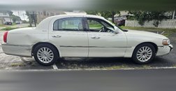 2004 Lincoln Town Car 