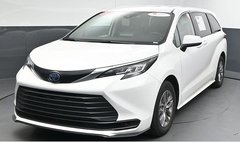 2023 Toyota Sienna LE 8-Passenger
