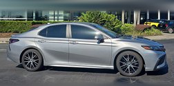 2022 Toyota Camry Hybrid SE