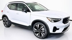 2024 Volvo XC40 B5 Plus Dark Theme