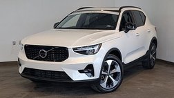 2023 Volvo XC40 B5 Plus Dark Theme