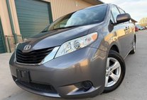 2014 Toyota Sienna LE 8-Passenger