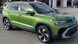 2025 Volkswagen Taos SE 4Motion
