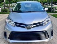 2019 Toyota Sienna LE