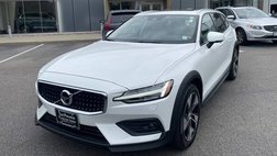 2022 Volvo V60 Cross Country T5